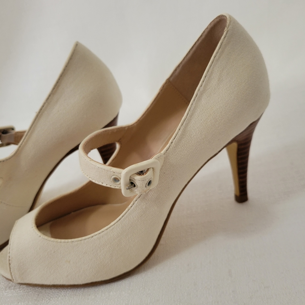 NEW 7.5 Colin Stuart Peek-Boo Toe Buckle High Heels